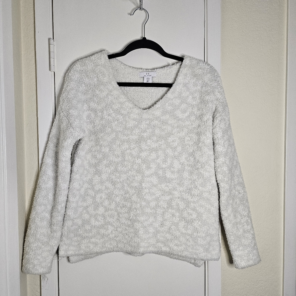 Halston Heritage White Animal Print V Neck Sweater Size XS